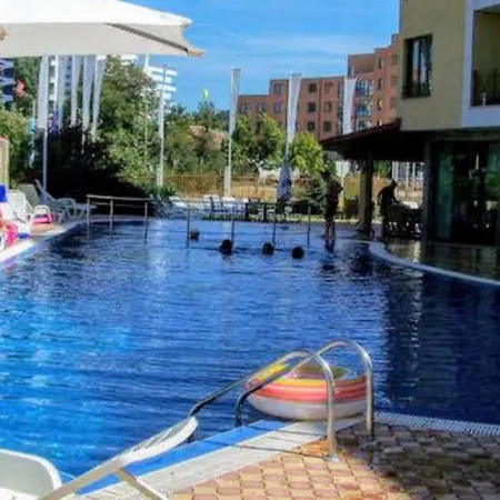 2 Bedroom Apartment In Central Sunny Beach Pool 아파트 써니비치
