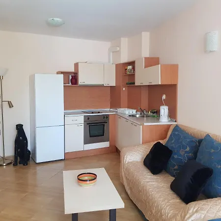 2 Bedroom Apartment In Central Sunny Beach Pool 아파트 써니비치