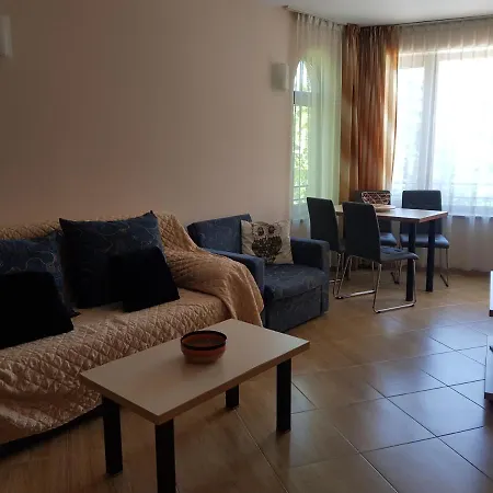2 Bedroom Apartment In Central Sunny Beach Pool