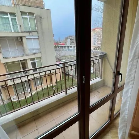 2 Bedroom Apartment In Central Sunny Beach Pool Apartmán