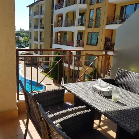 2 Bedroom Apartment In Central Sunny Beach Pool דירה