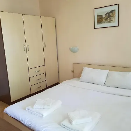 2 Bedroom Apartment In Central Sunny Beach Pool *